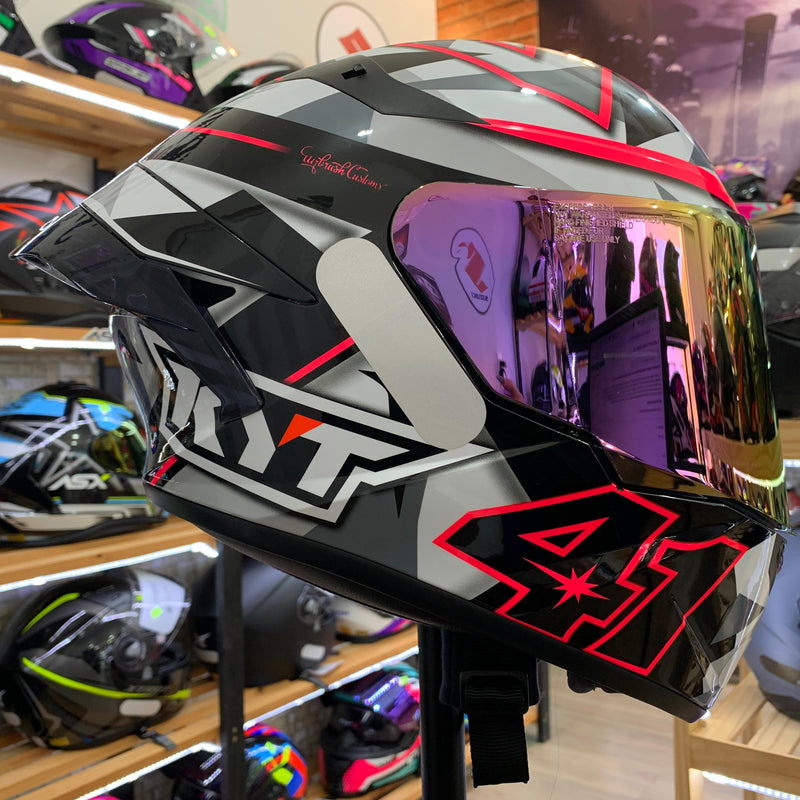 Capacete KYT TT COURSE ESPARGARO FUXIA + VISEIRA E AERO