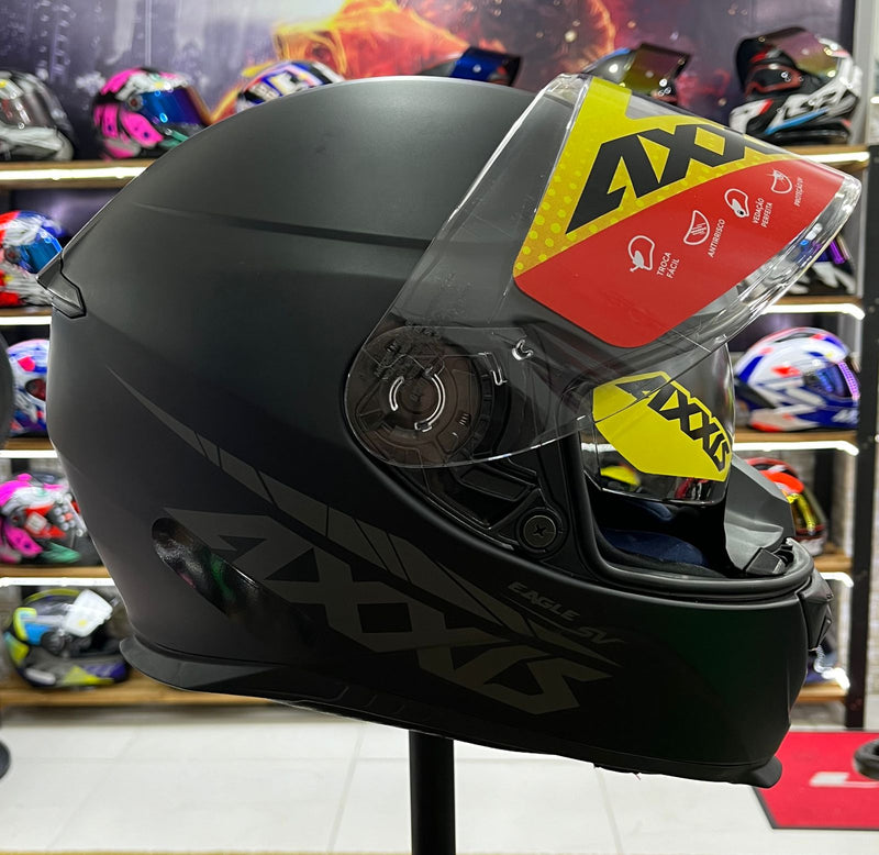 Capacete Axxis Eagle Sunvisor Matt, com óculos interno, Preto