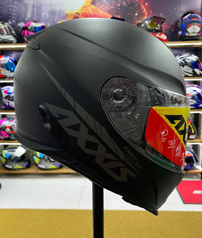 Capacete Axxis Eagle Sunvisor Matt, com óculos interno, Preto