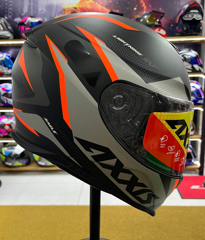 Capacete Axxis Eagle Sv Smart Matt, com óculos interno, Preto e laranja